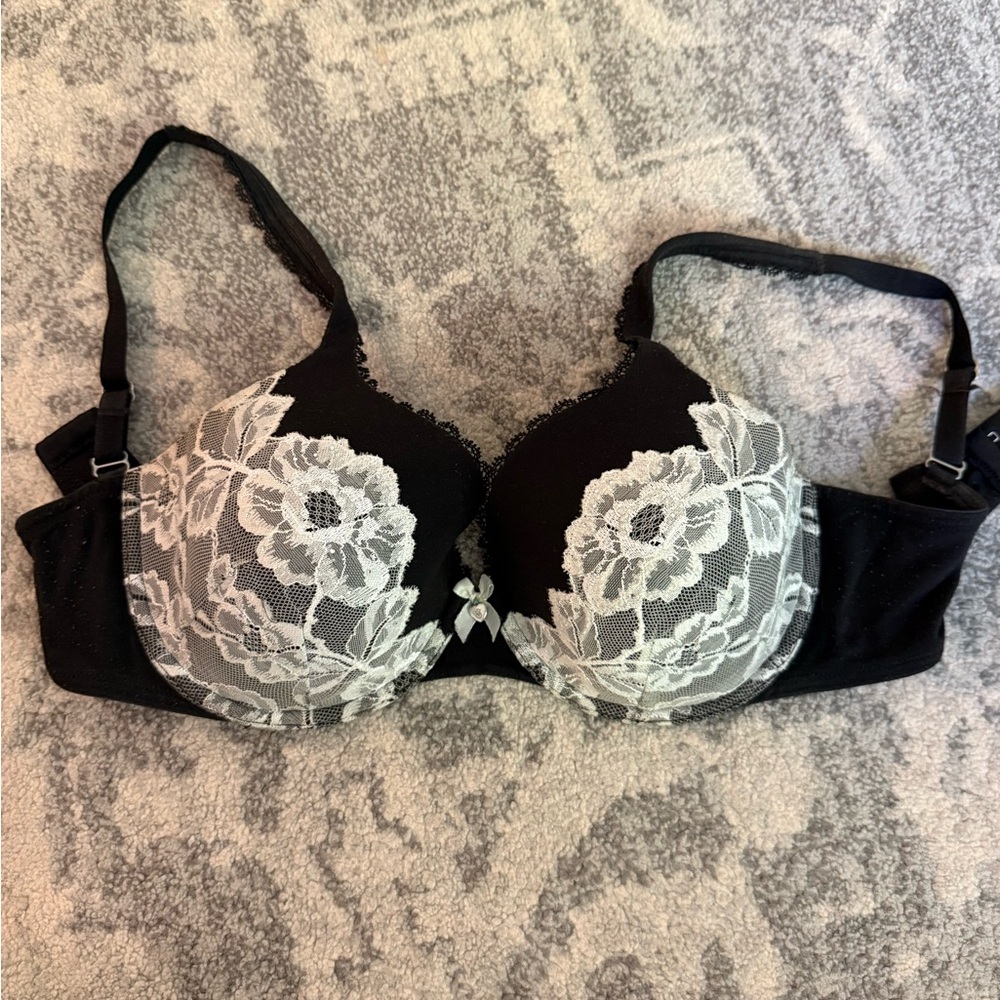 Victoria's Secret Black and White Floral Lace Bra